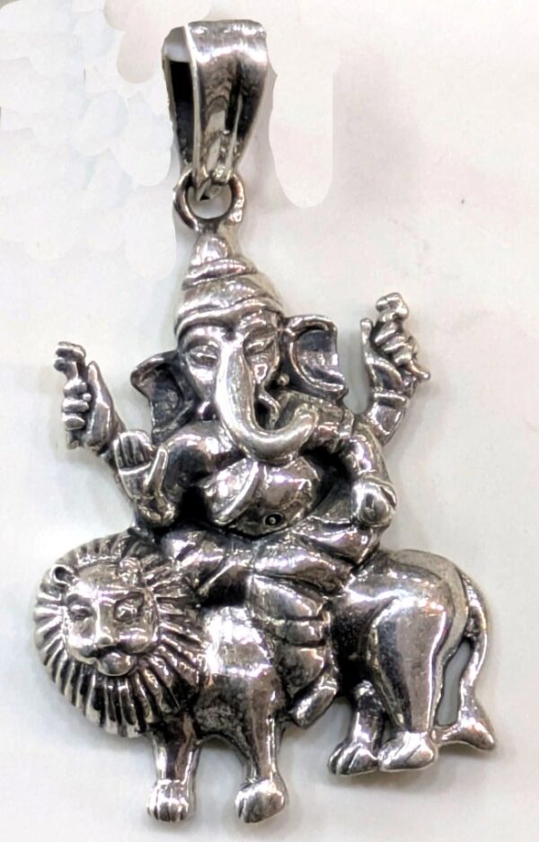 Ganapati ,lion ride 925 siilver
