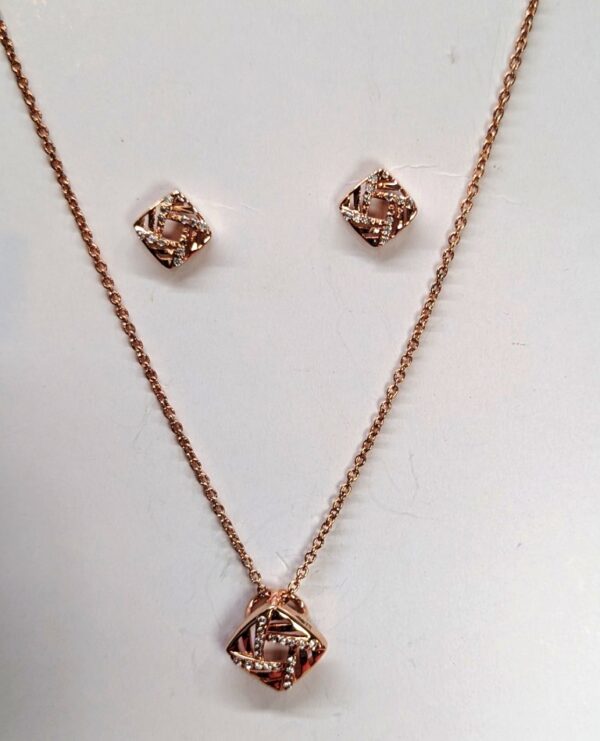 Tanmaniya ,Top- rose silver
